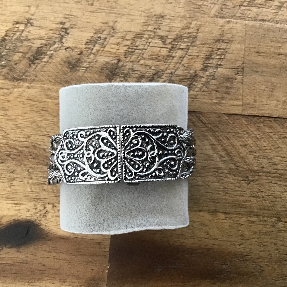 Silver-toned Bracelet